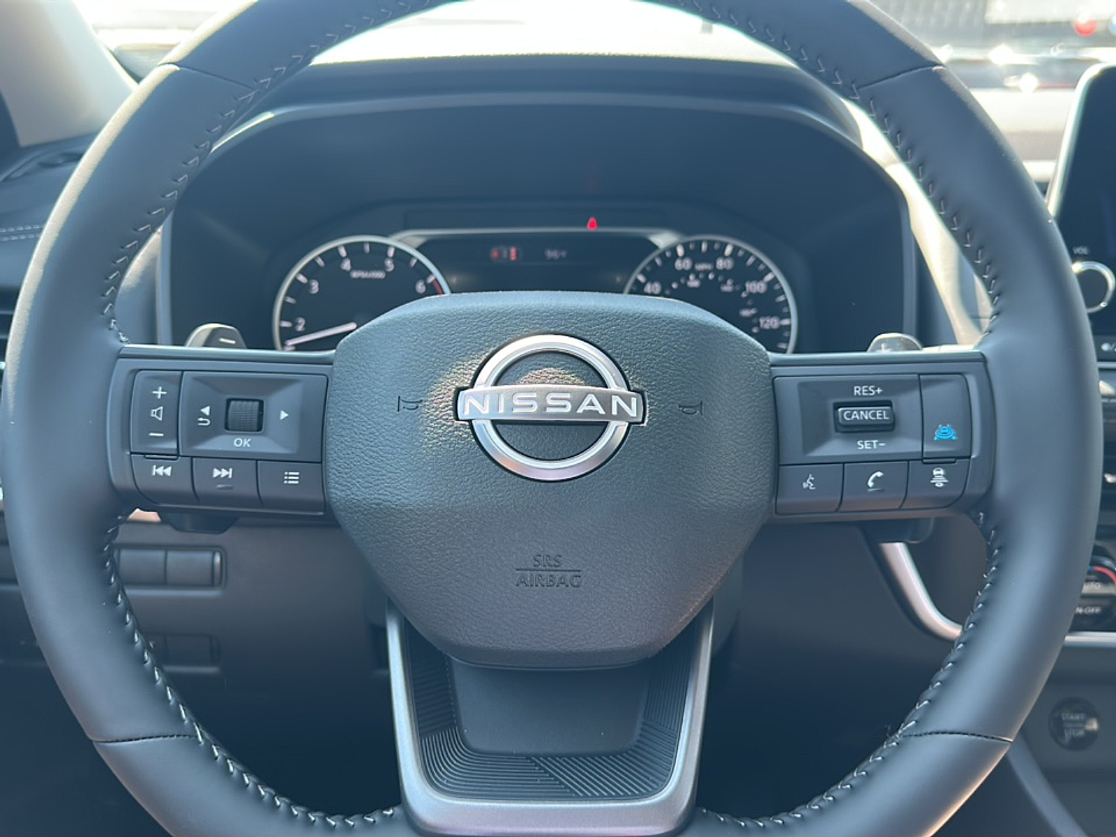 2026 Nissan Rogue SL photo 4