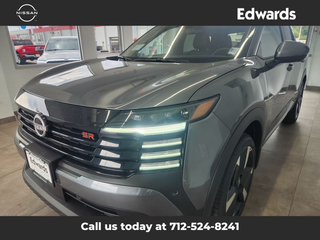 2025 Nissan Kicks SR photo 4