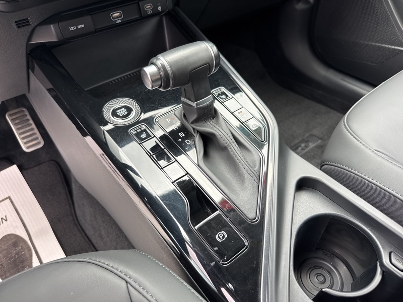2023 Kia Niro EX Touring photo 10