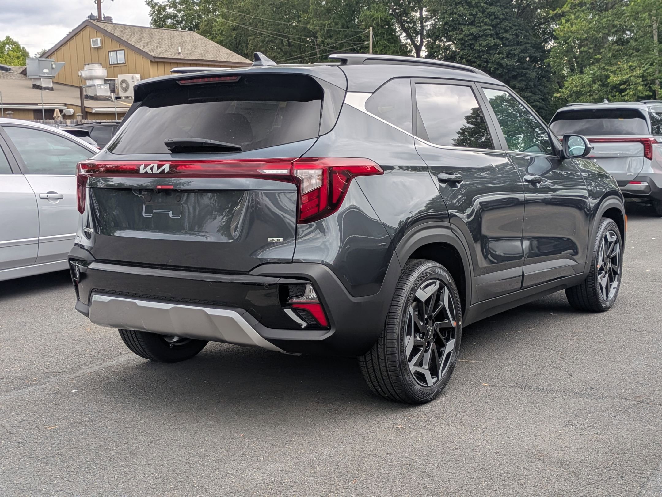 2026 Kia Seltos SX photo 4