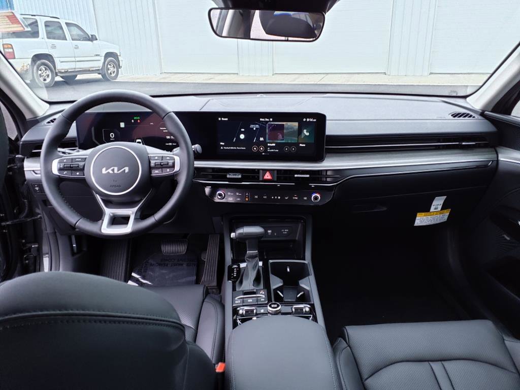 2025 Kia K5 EX photo 24