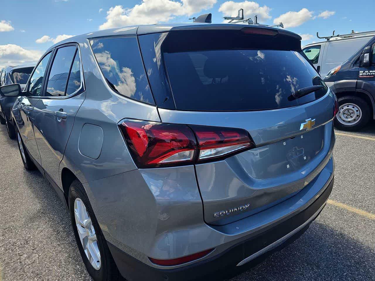 2023 Chevrolet Equinox LT photo 4