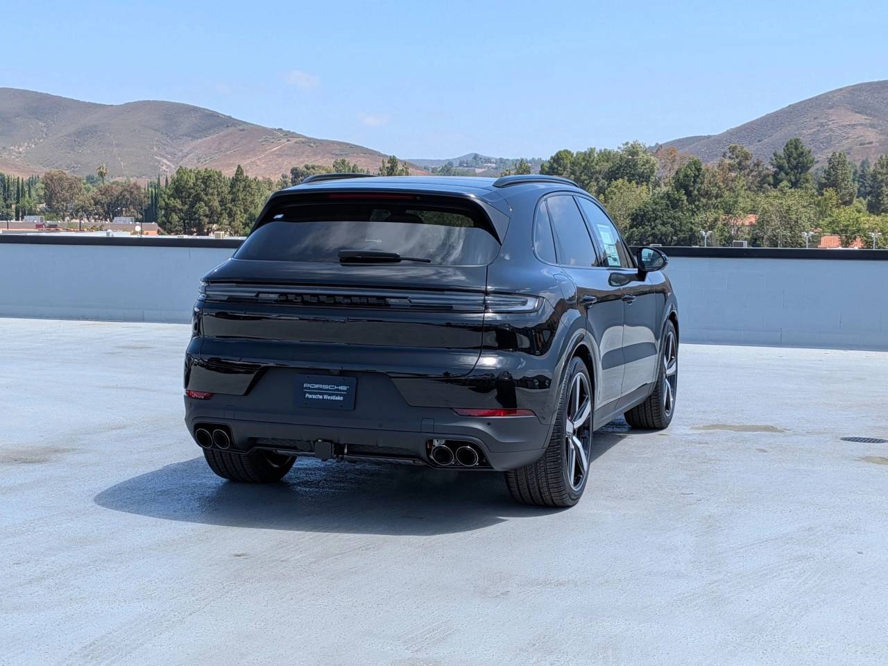 2025 Porsche Cayenne photo 9
