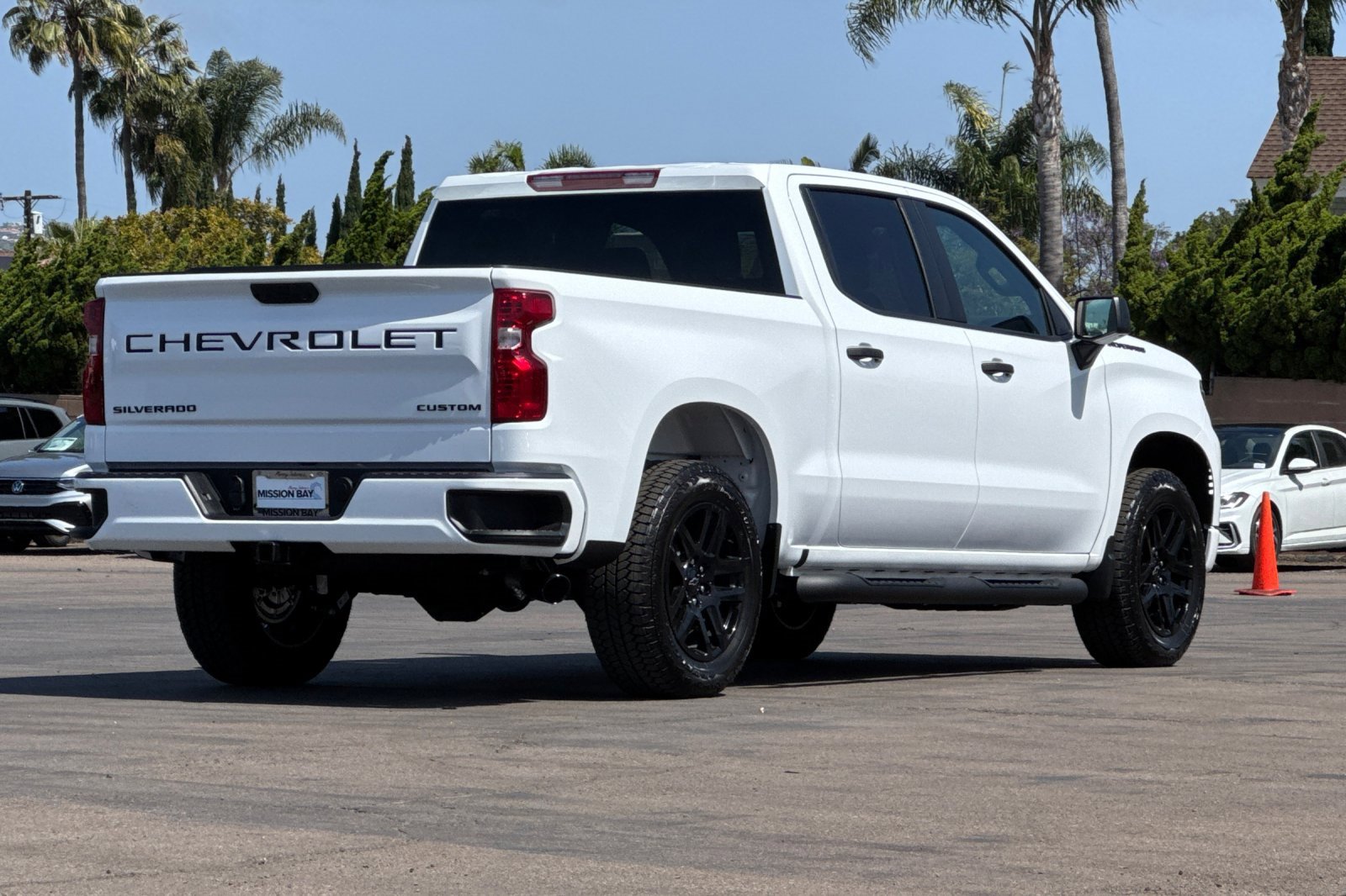2025 Chevrolet Silverado 1500 Custom photo 4