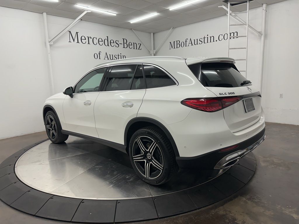 2026 Mercedes Benz GLC 300 photo 3