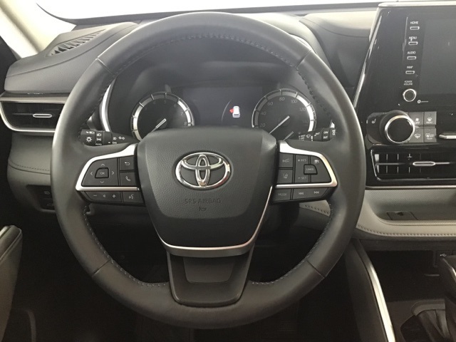 2022 Toyota Highlander XLE photo 12