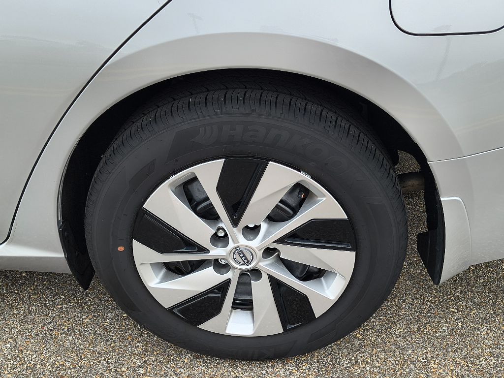2024 Nissan Altima 2.5 S photo 4