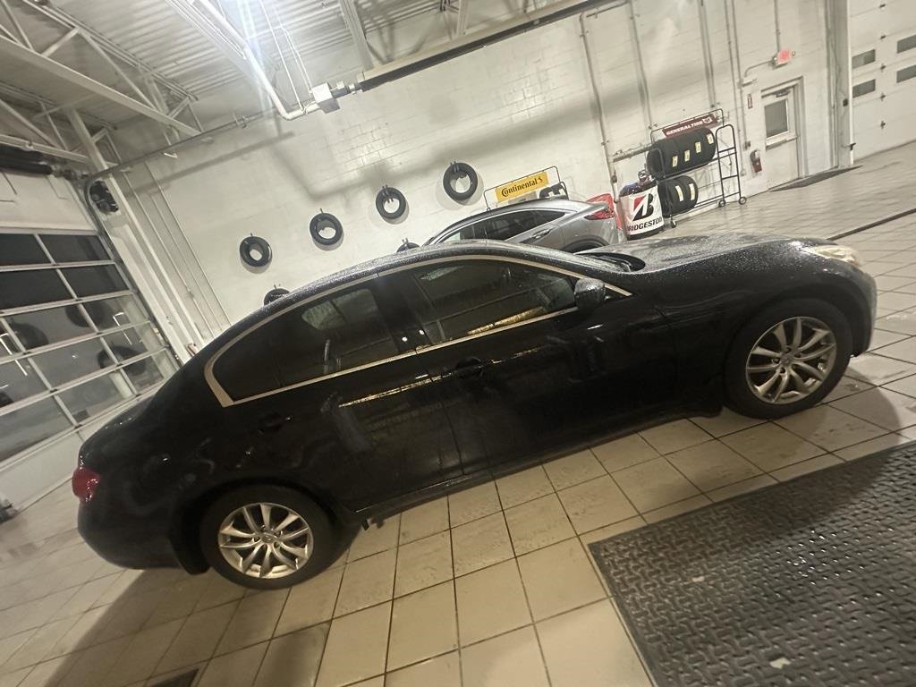 2009 INFINITI G37 - Image 2