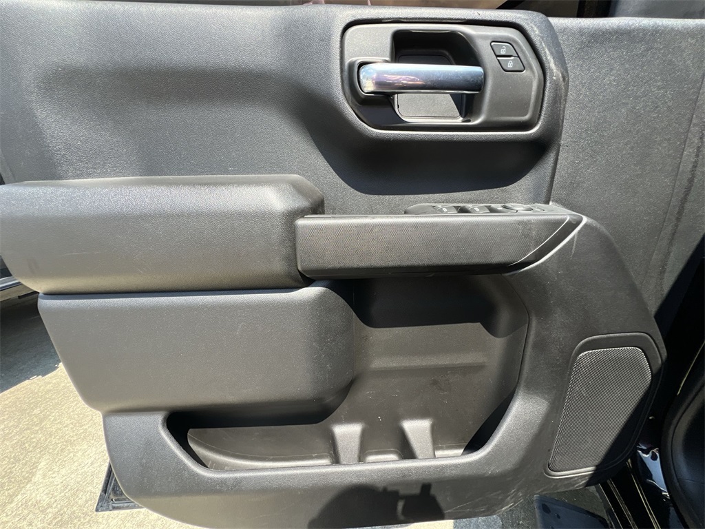 2023 Chevrolet Silverado 1500 Custom photo 29