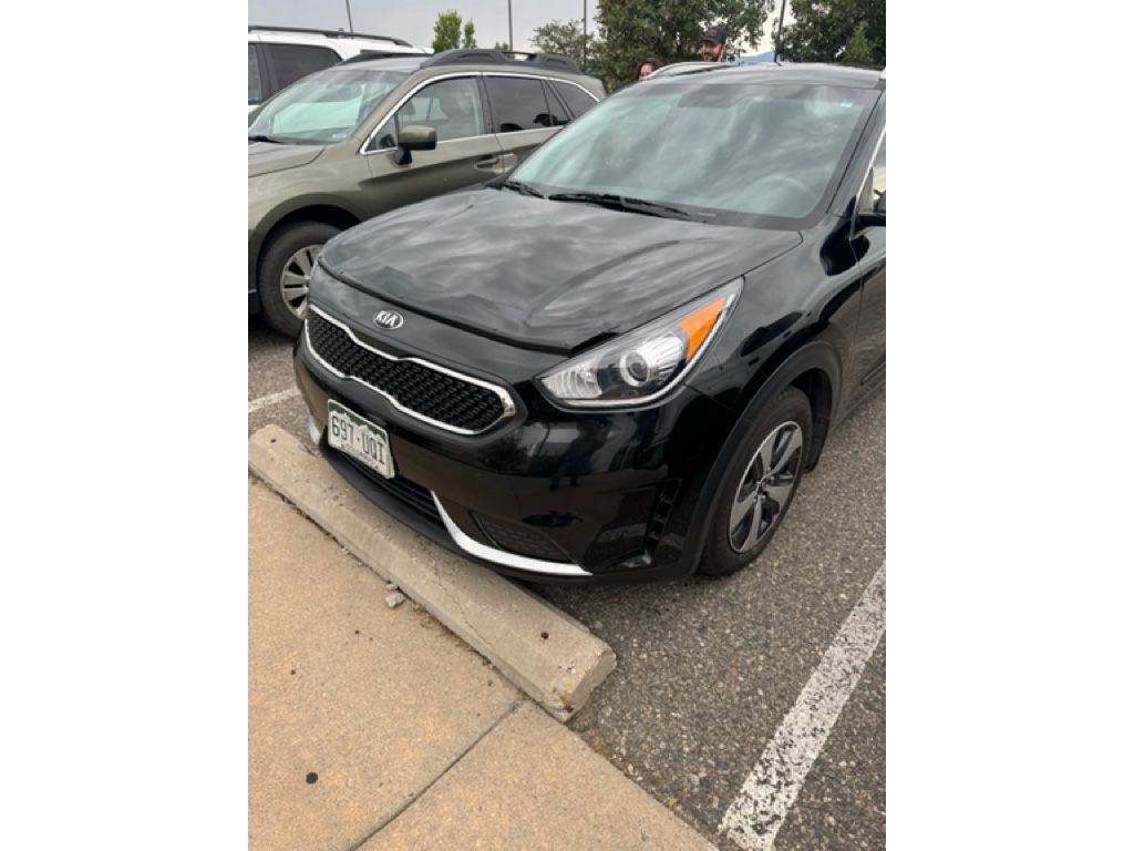 2017 Kia Niro LX photo 5