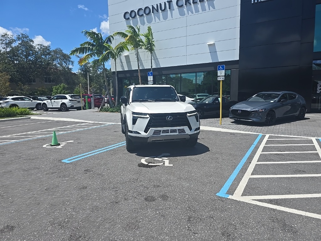 2024 Lexus GX 550 Overtrail photo 2