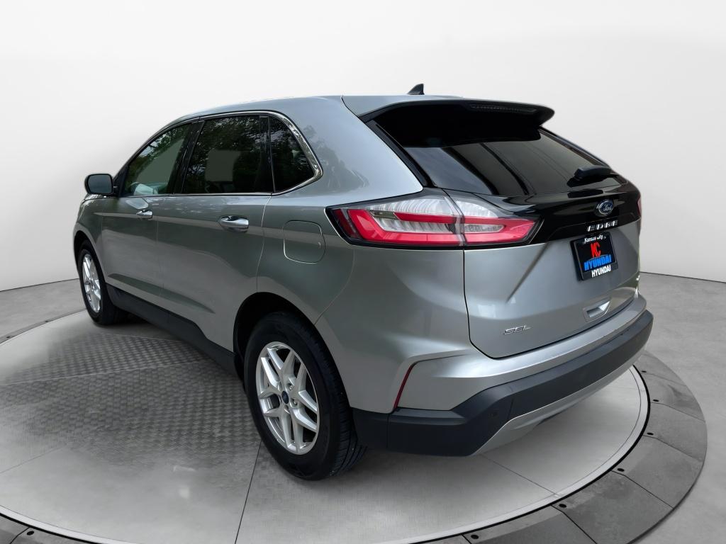 2022 Ford Edge SEL photo 3