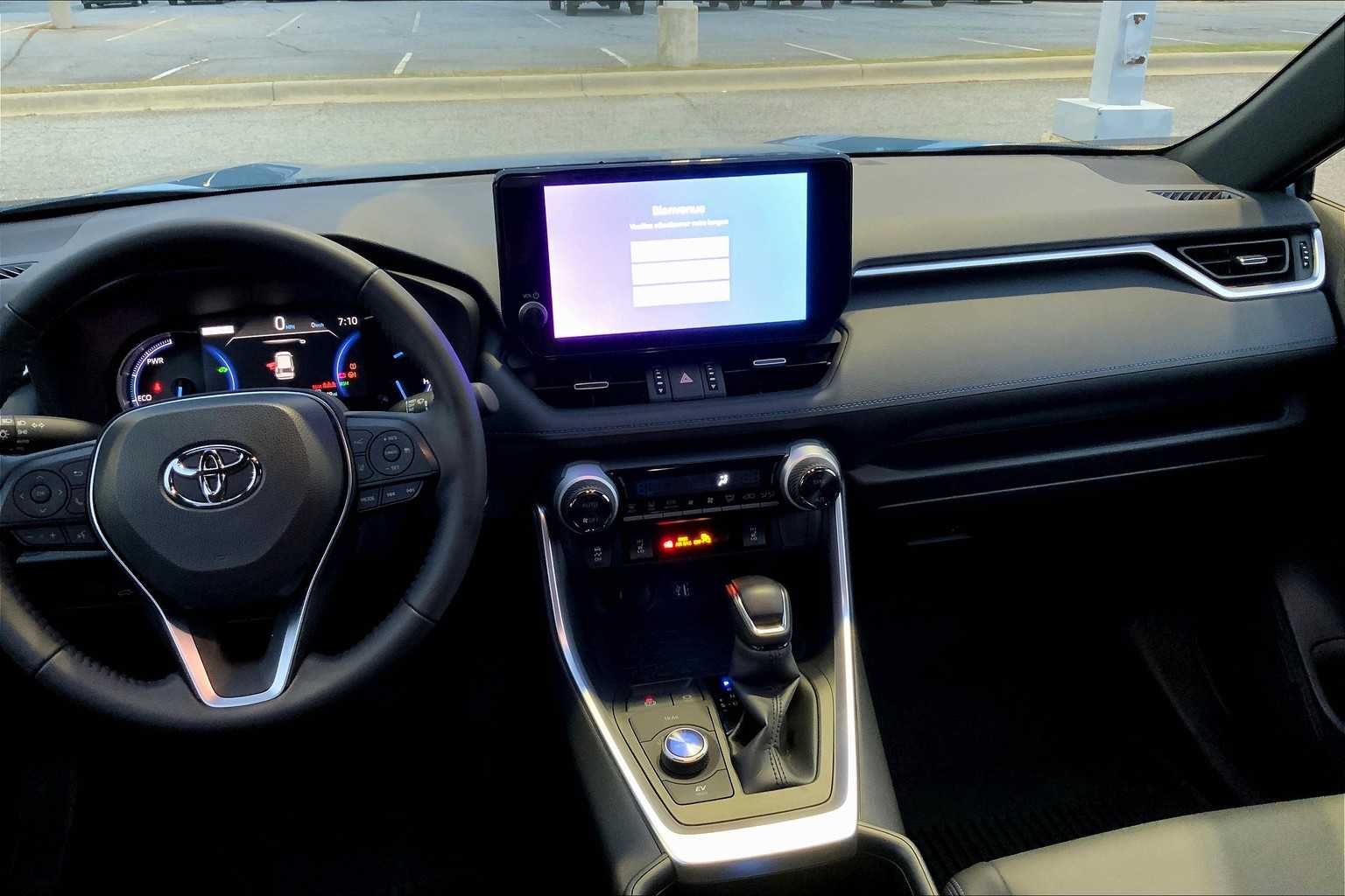 2025 Toyota RAV4 Hybrid XSE photo 6