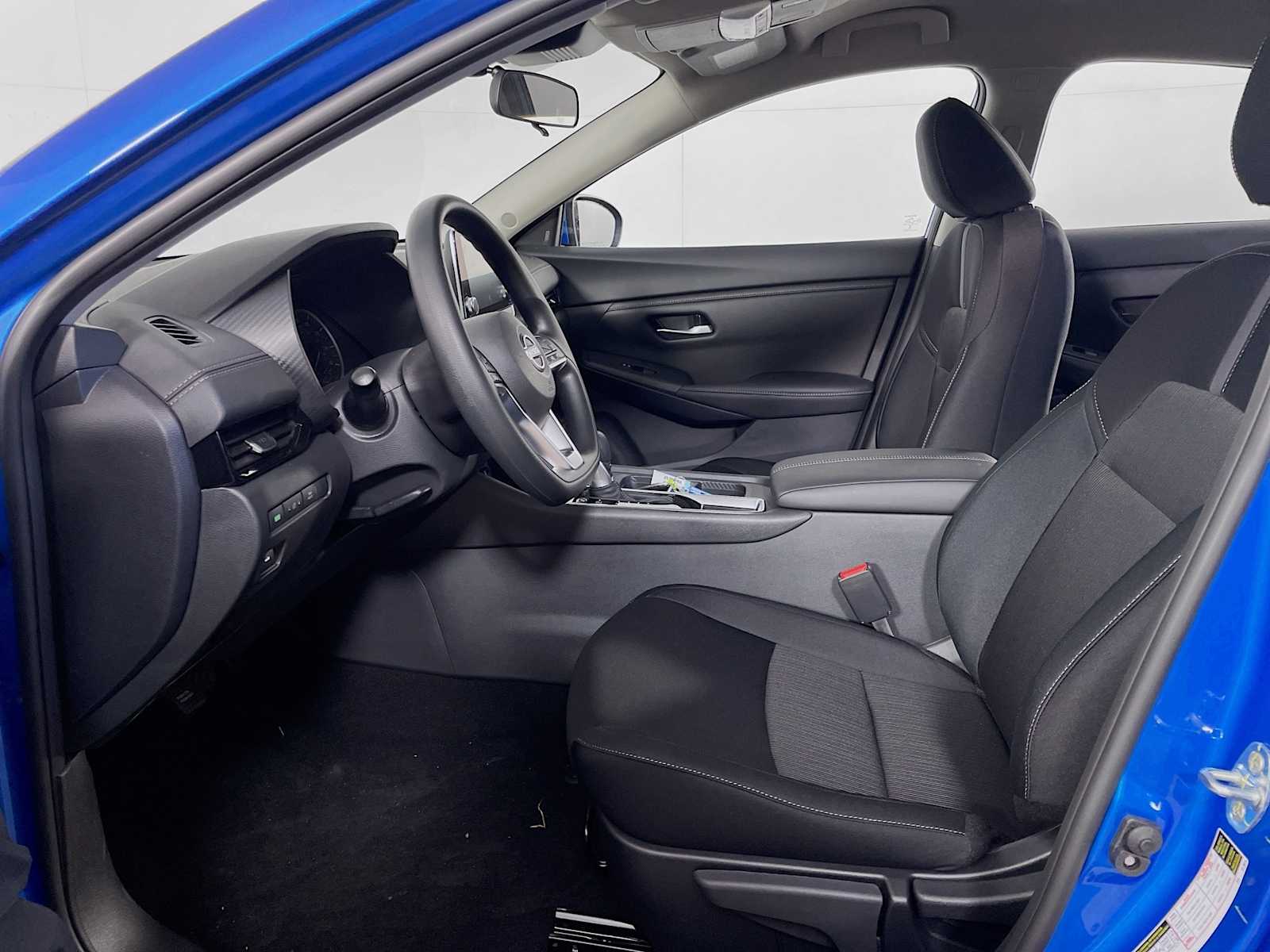 2025 Nissan Sentra SV photo 4