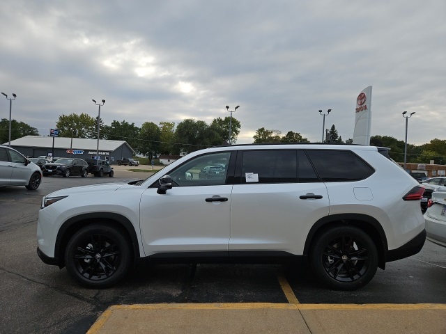2026 Toyota Grand Highlander Hybrid photo 3