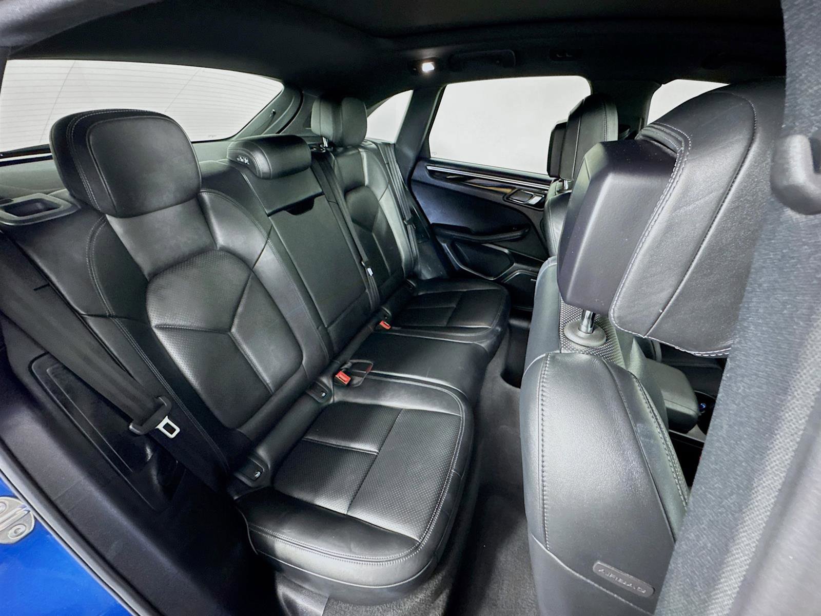 2018 Porsche Macan Base photo 28