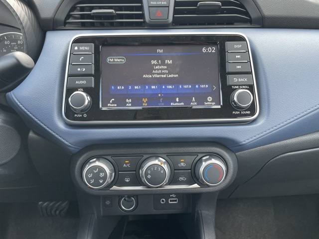 2025 Nissan Versa SV photo 17