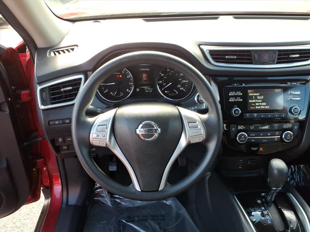 2015 Nissan Rogue SV photo 13
