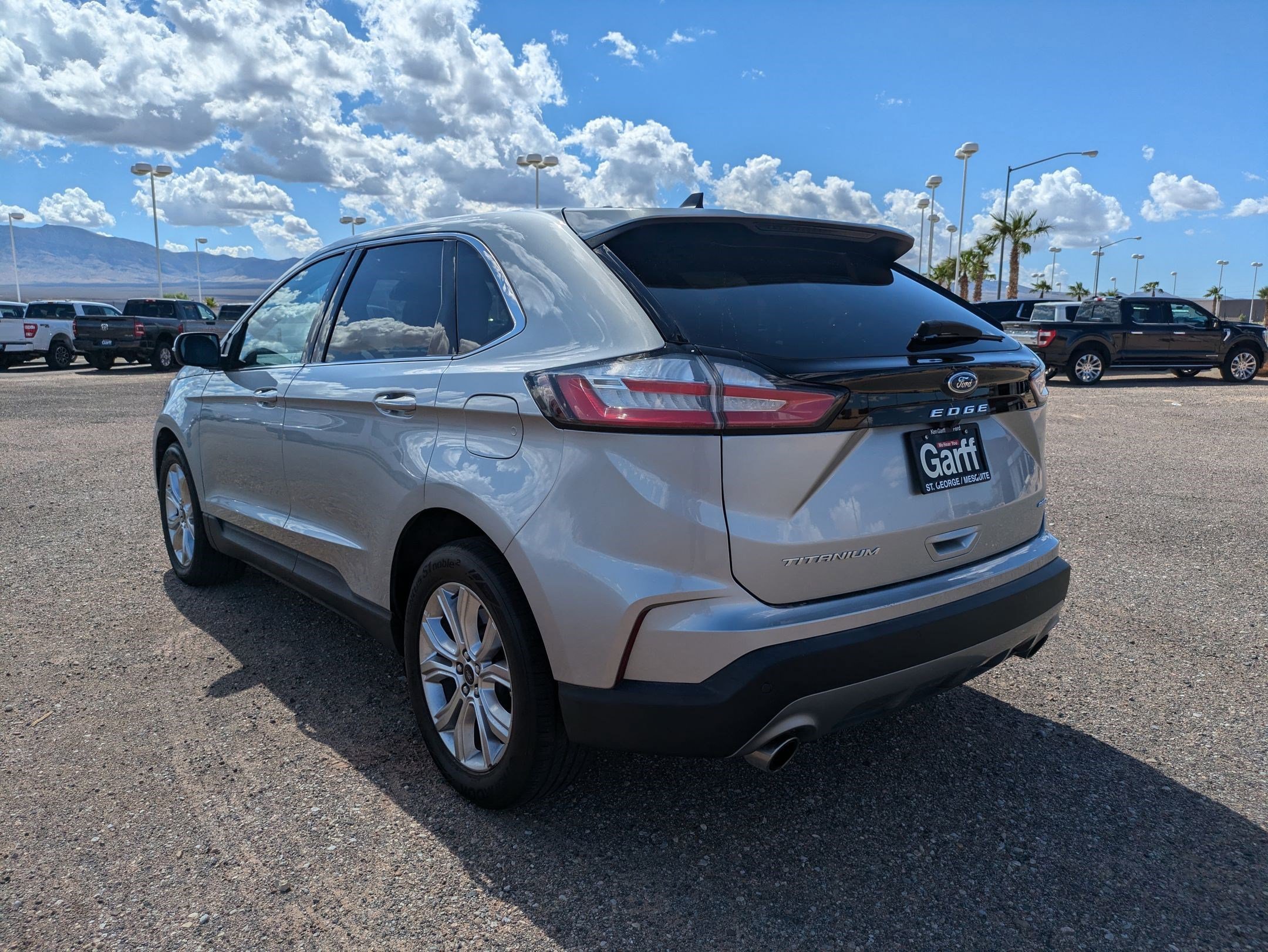 2024 Ford Edge Titanium photo 5