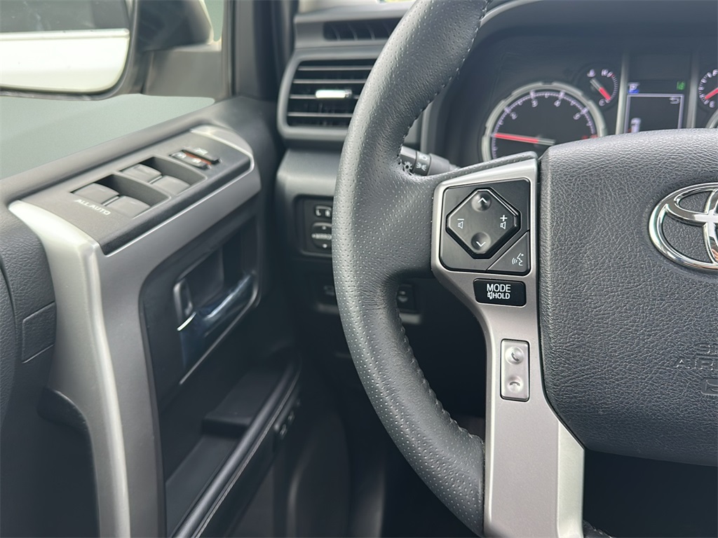 2022 Toyota 4Runner Limited photo 12