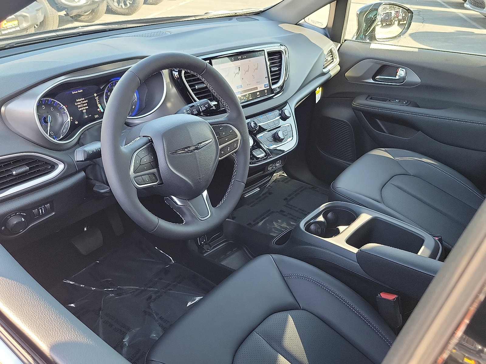 2025 Chrysler Voyager LX photo 2
