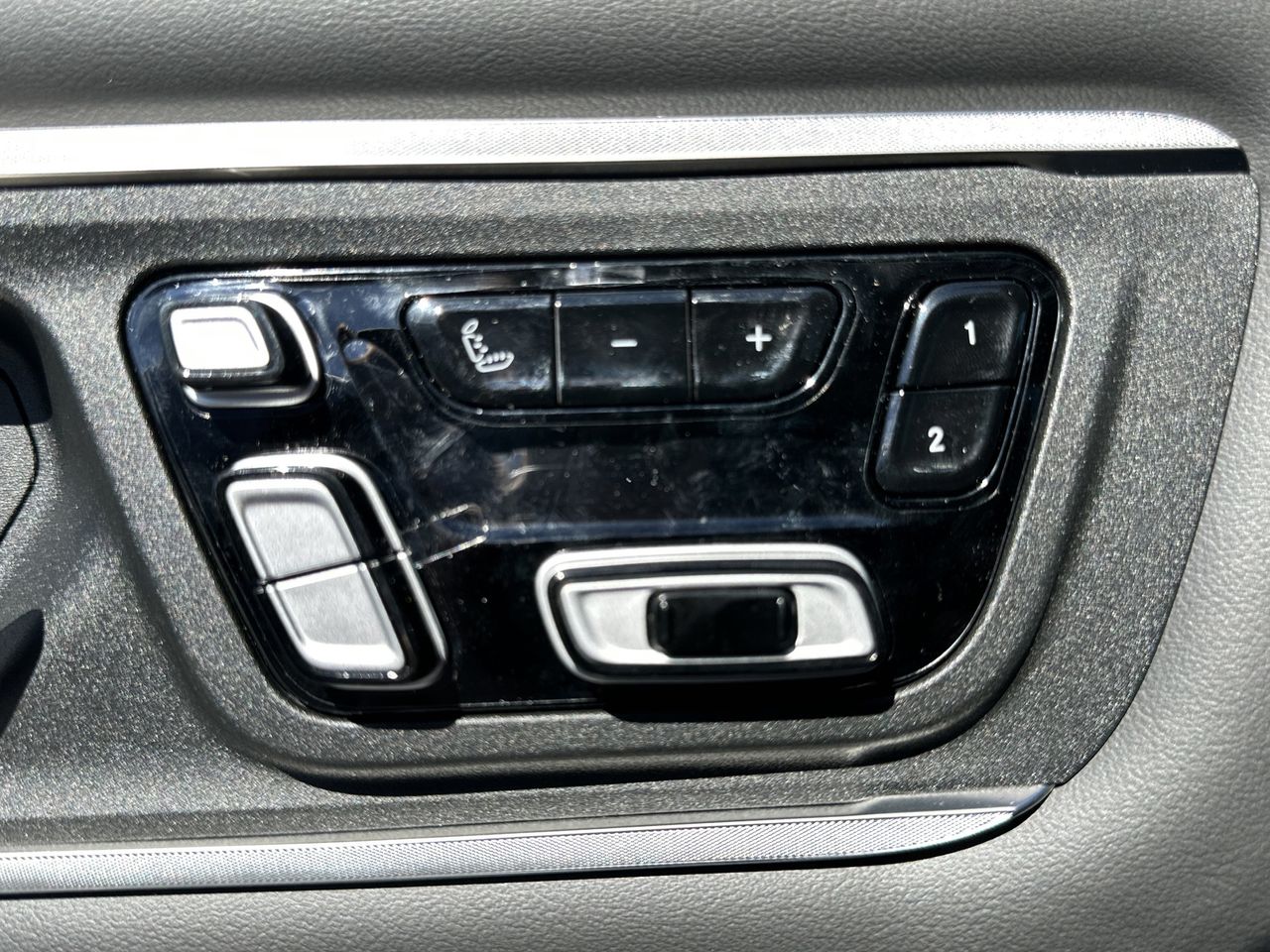 2026 Ram 1500 photo 2