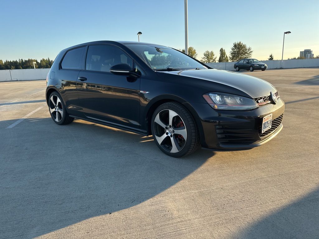 2016 Volkswagen Golf GTI S photo 3