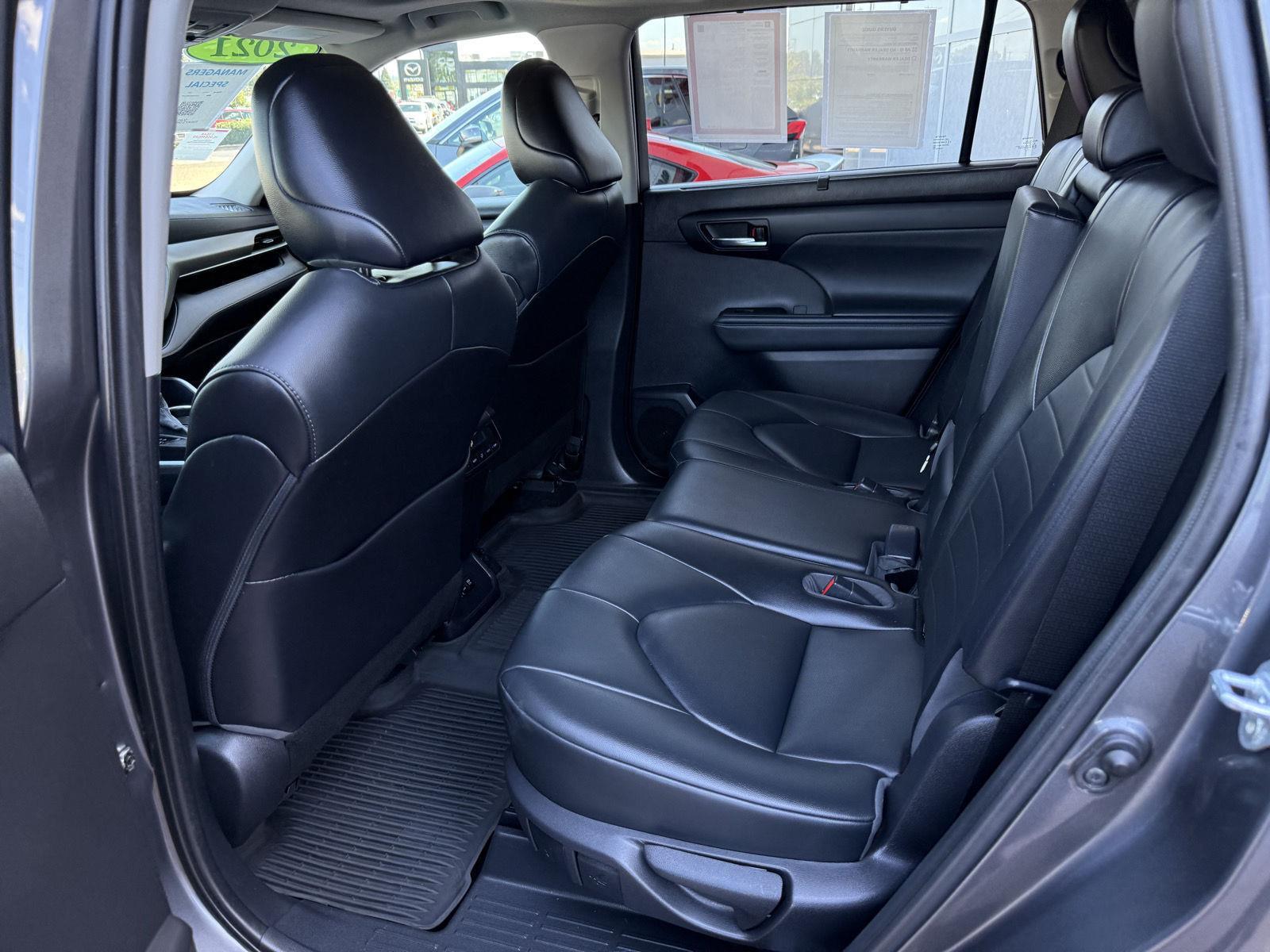 2021 Toyota Highlander XLE photo 11