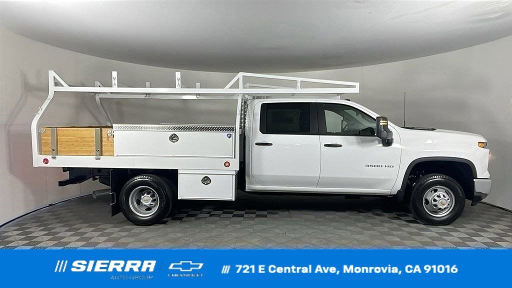 2025 Chevrolet Silverado 3500HD Work Truck's photo