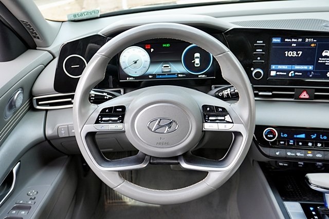 Used 2021 Gray Hyundai SEL image 17