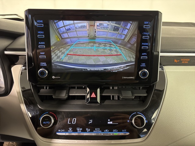 2021 Toyota Corolla LE photo 18