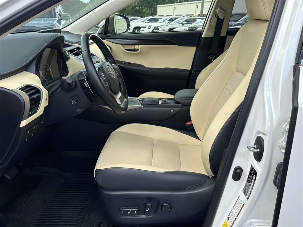 2020 Lexus NX 300 Premium photo 3