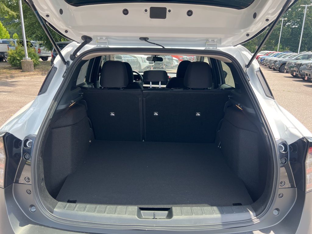 2025 Nissan Kicks SV photo 10