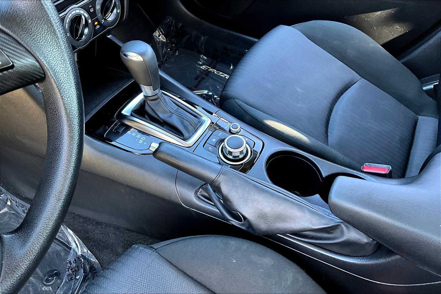 2016 Mazda Mazda3 i Sport photo 16