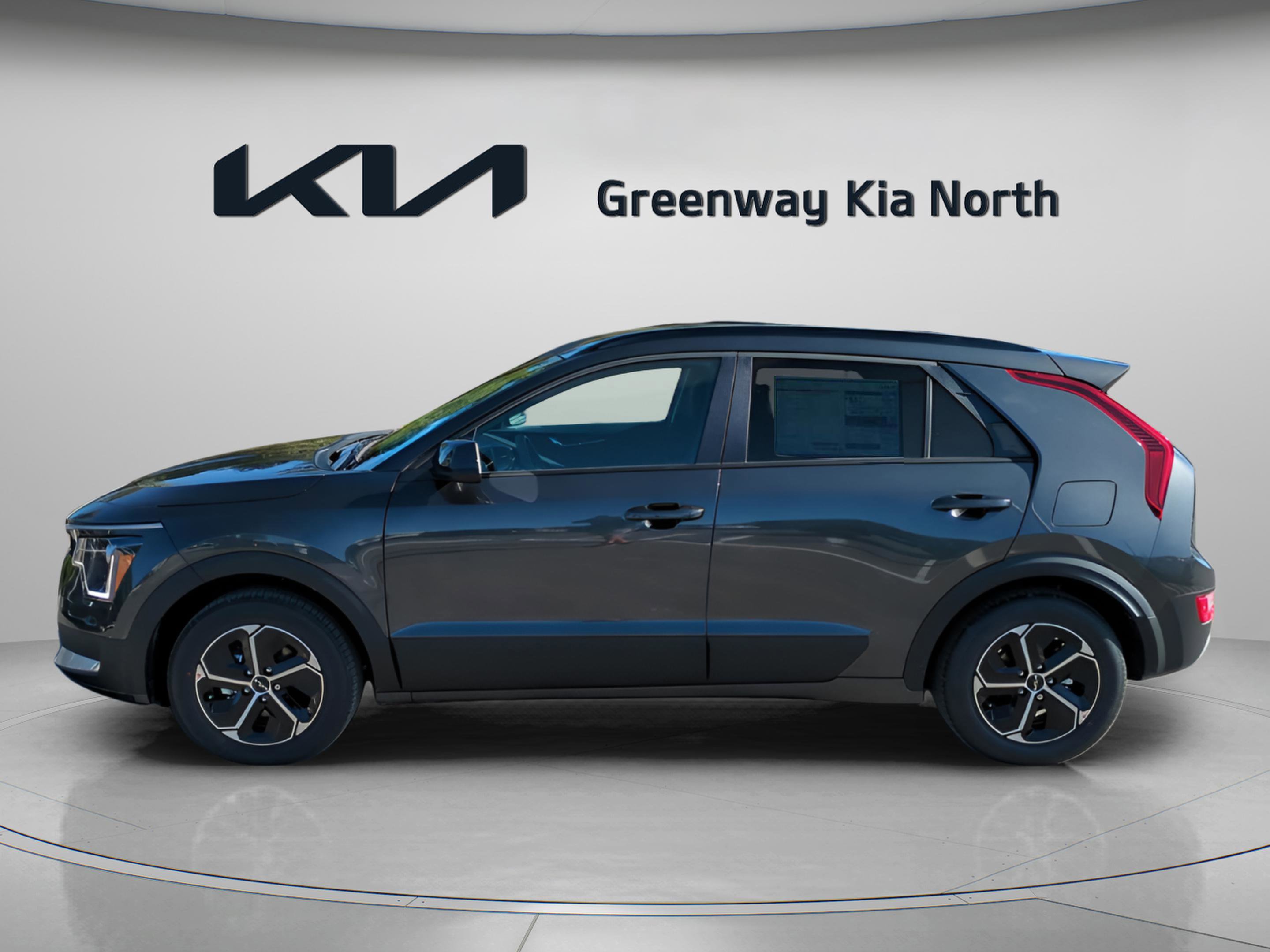 2026 Kia Niro LX photo 4