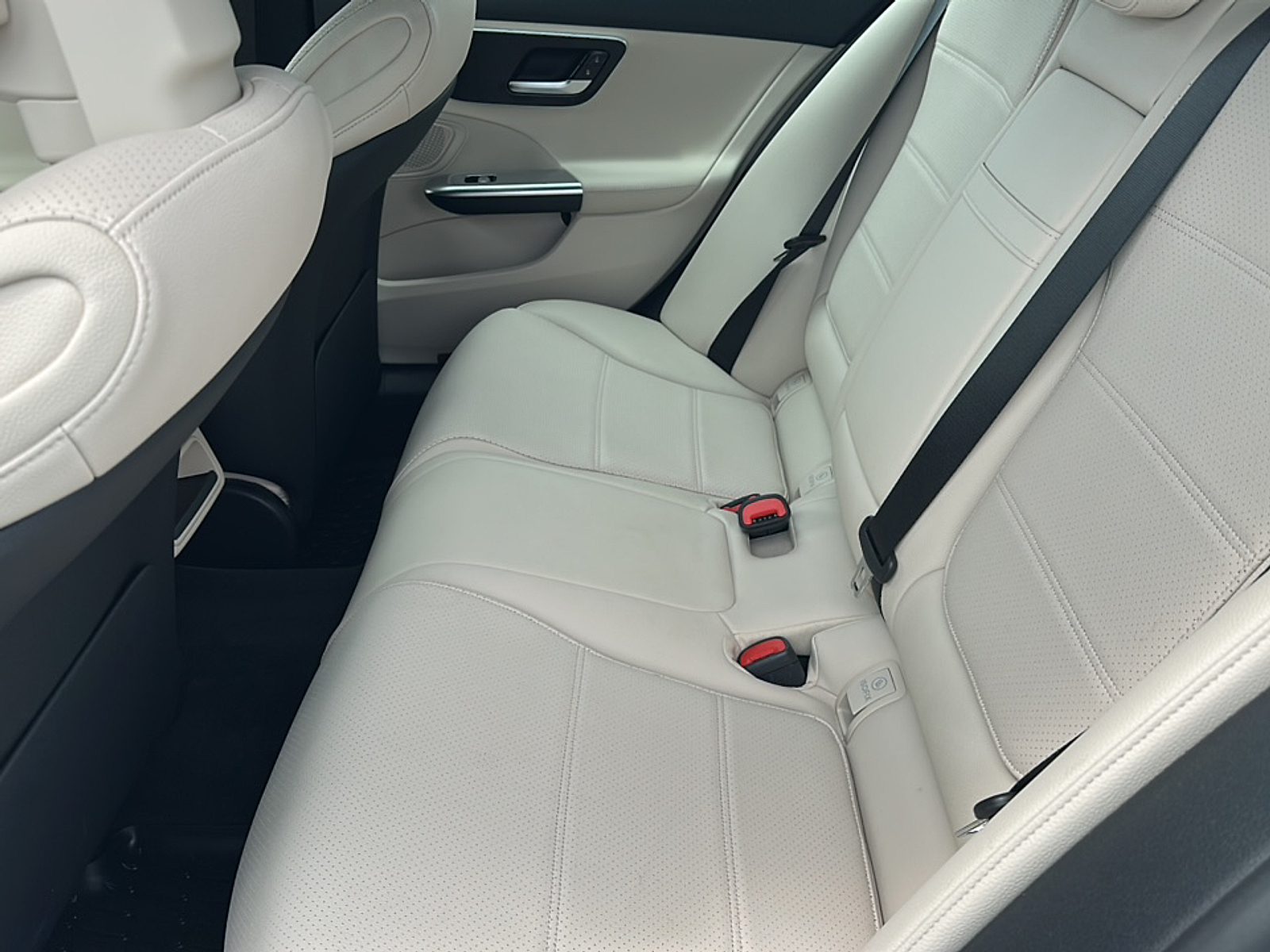 Used 2022 Polar White Mercedes-Benz C 300 image 18