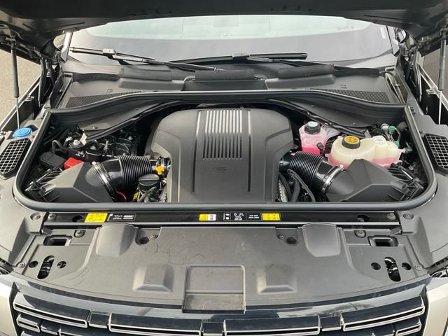 2025 Land Rover Range Rover SE photo 16