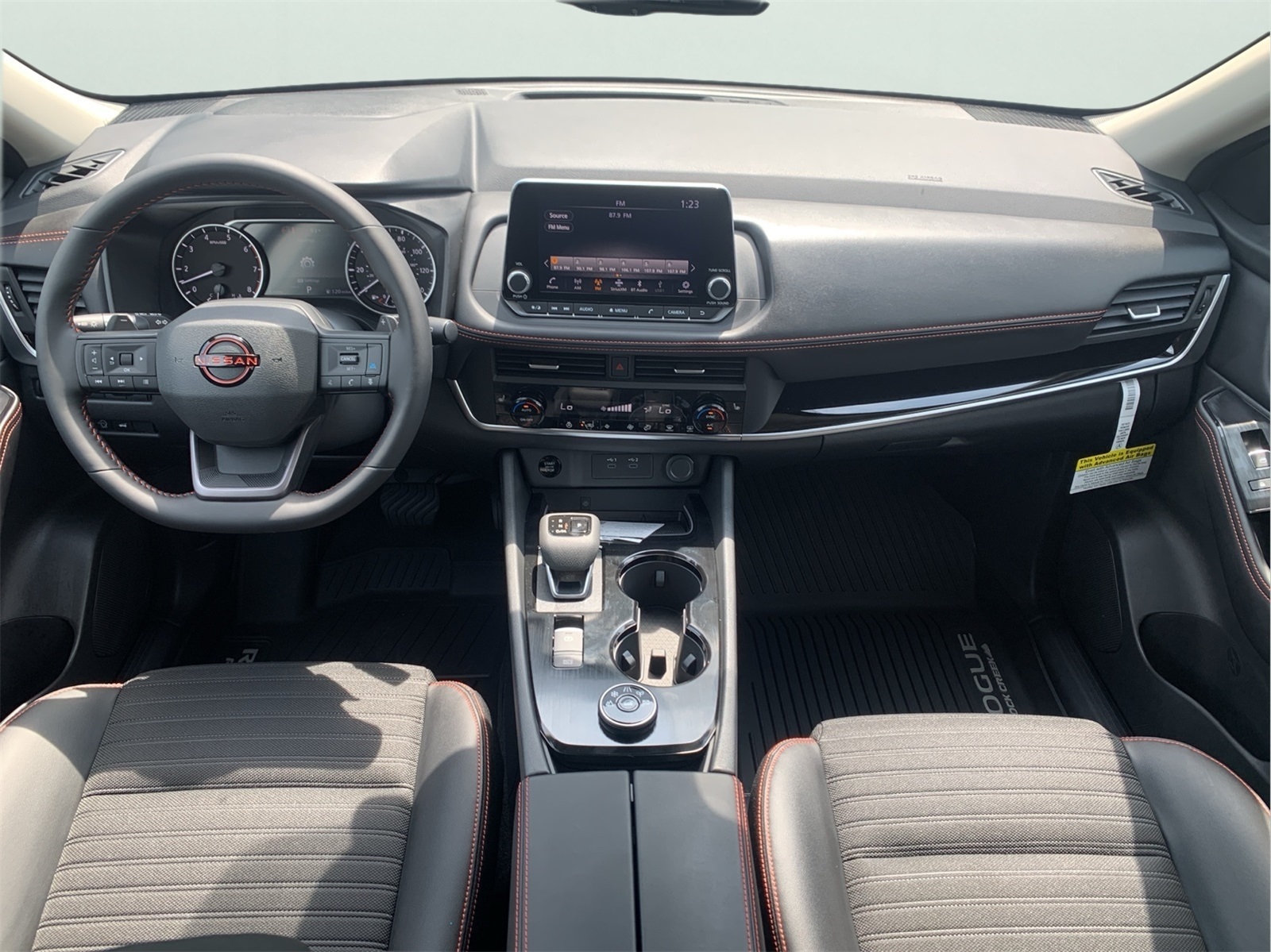 2026 Nissan Rogue SV photo 25