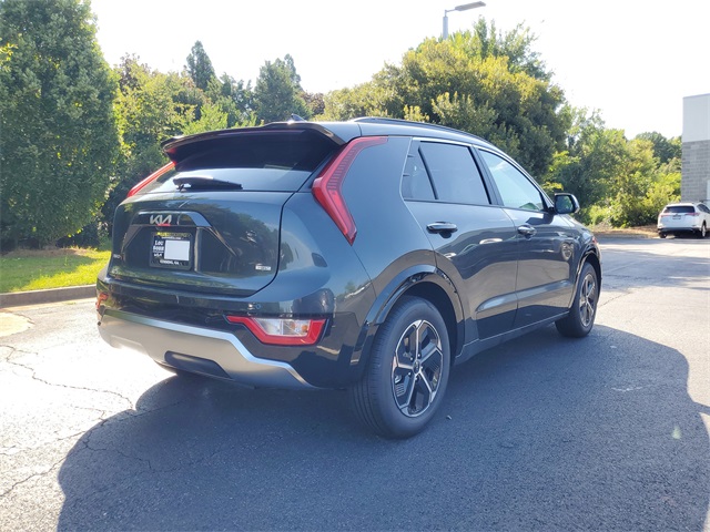 2025 Kia Niro SX photo 3