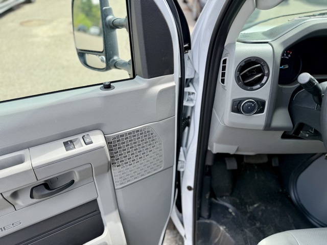 2026 Ford E-350 Base photo 14