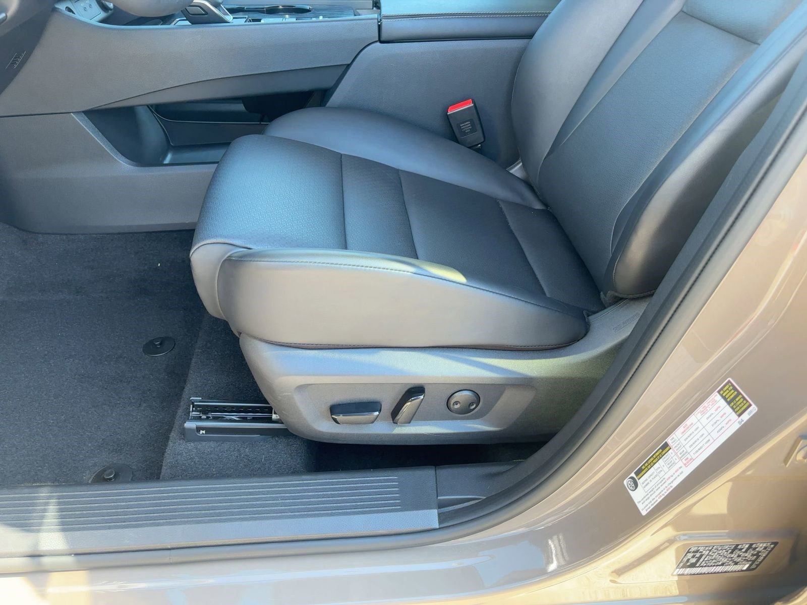 2024 Nissan Rogue SV photo 12