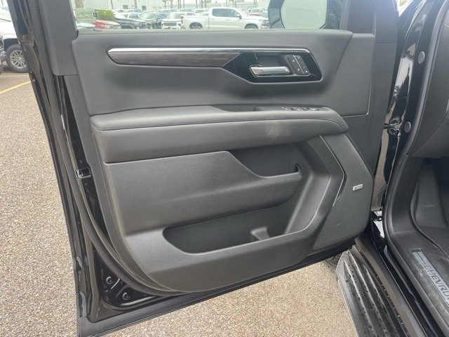 2025 Chevrolet Tahoe LT photo 20