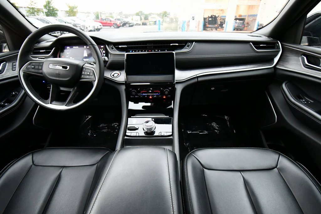 2024 Jeep Cherokee Limited 4xe photo 15