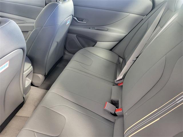 2025 Hyundai Elantra Hybrid Blue photo 16