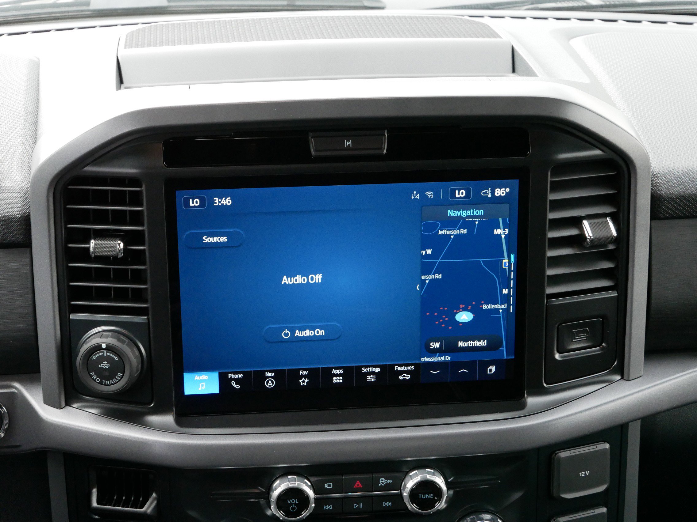 2025 Ford F-150 XLT photo 14