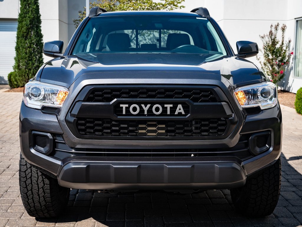 2022 Toyota Tacoma SR photo 2