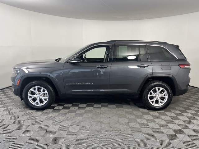 2022 Jeep Grand Cherokee Limited photo 2