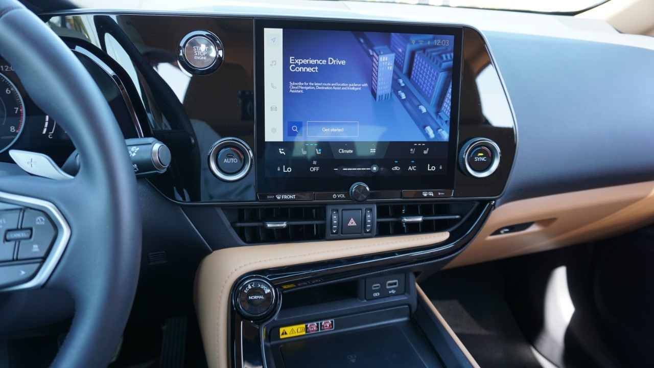 2025 Lexus NX Premium photo 16