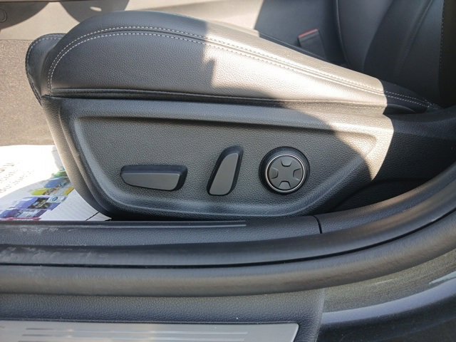 2025 Genesis G70 2.5T photo 22