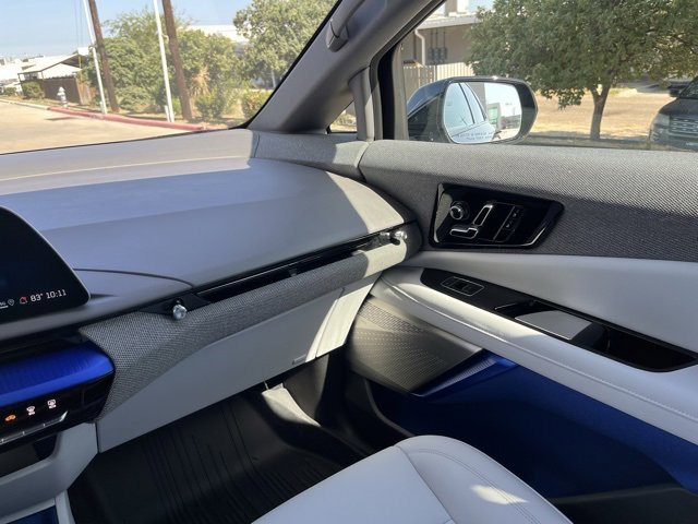 2025 Cadillac Optiq Luxury Sport photo 17